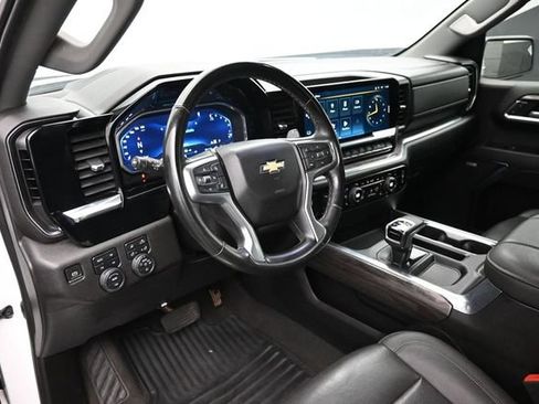 Used 2023 Chevrolet Silverado 1500 LTZ w/ LTZ Convenience Package II AWD/4WD image 15