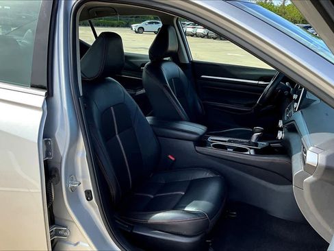 Used 2024 Nissan Altima 2.5 SR image 9