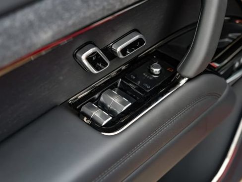 Used 2025 Land Rover Range Rover Sport AWD/4WD image 53