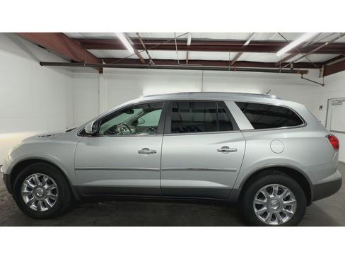 Used 2011 Buick Enclave CXL image 5