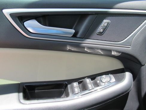 Used 2020 Ford Edge SEL w/ Convenience Package FWD image 21