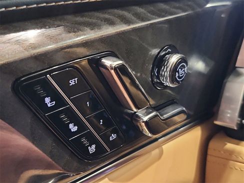 New 2025 Cadillac Escalade IQ Sport 2 w/ LPO, ONYX Package image 17