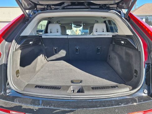 Used 2023 Cadillac XT4 Premium Luxury image 25