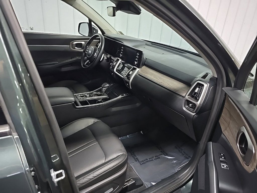 Used 2021 Kia Sorento EX AWD/4WD image 15