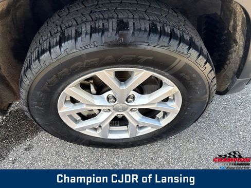 Used 2021 Jeep Grand Cherokee L Limited AWD/4WD image 37