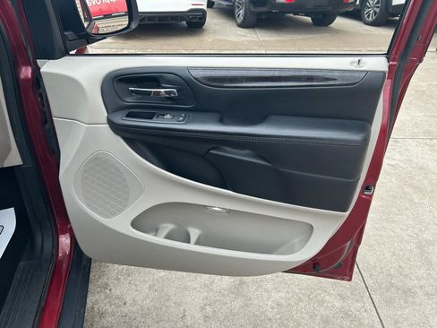 Used 2015 Dodge Grand Caravan American Value Package image 15