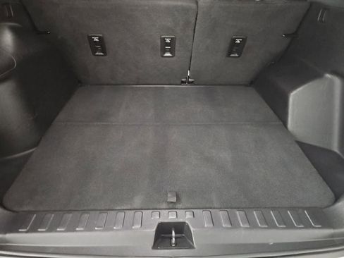 Used 2018 Chevrolet Equinox LT FWD image 31