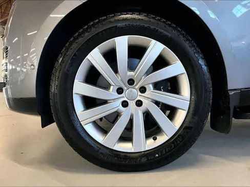 Used 2024 Land Rover Range Rover Long Wheelbase SE AWD/4WD image 34