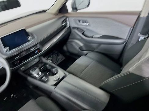 Used 2023 Nissan Rogue SV image 18