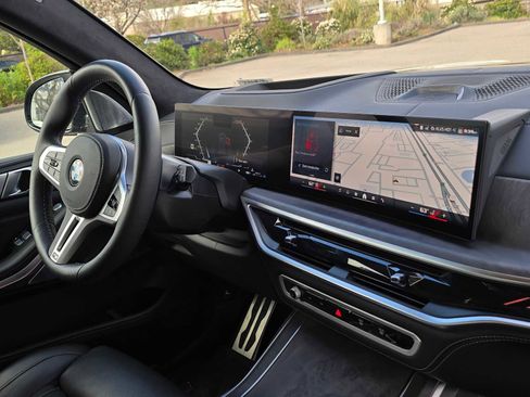 Used 2025 BMW X7 M60i w/ Executive Package image 10