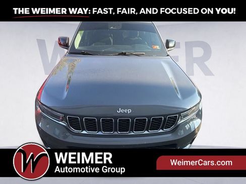 Used 2024 Jeep Grand Cherokee L Laredo AWD/4WD image 3