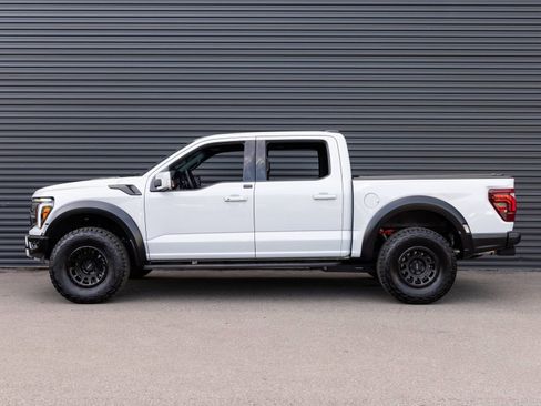 Used 2025 Ford F150 Raptor image 2