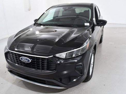 Used 2023 Ford Escape Active w/ Tech Pack #2 image 2