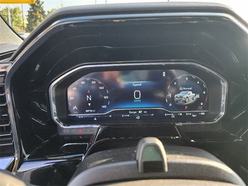 Used 2024 Chevrolet Silverado 1500 High Country w/ Technology Package image 42