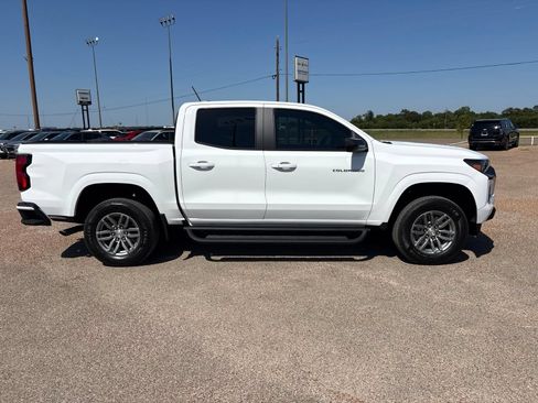 Used 2024 Chevrolet Colorado LT w/ LT Convenience Package II RWD image 7