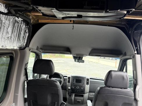 Used 2018 Mercedes-Benz Sprinter 2500 image 16