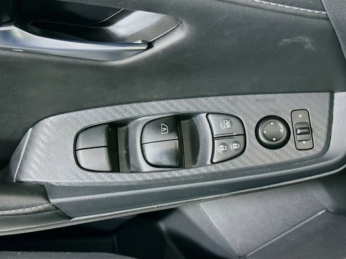 Used 2025 Nissan Sentra SV FWD image 15