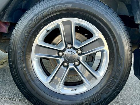 Used 2010 Jeep Wrangler Unlimited Sport AWD/4WD image 18