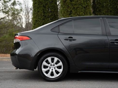 Used 2022 Toyota Corolla LE image 8