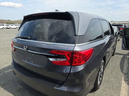 Certified 2024 Honda Odyssey EX-L image 3