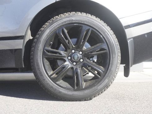 Used 2019 Land Rover Range Rover Velar R-Dynamic SE image 34