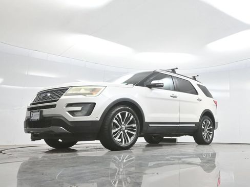Used 2016 Ford Explorer Platinum AWD/4WD image 57