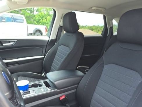Used 2021 Ford Edge SE FWD image 4