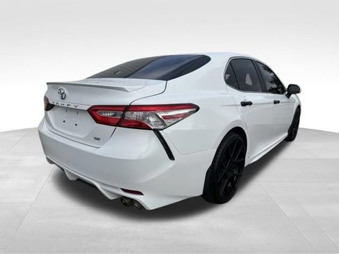 Used 2020 Toyota Camry SE FWD image 16