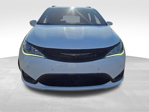 Used 2020 Chrysler Pacifica Limited w/ Advanced Safetytec Group FWD image 8