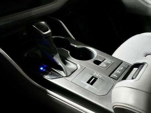 Used 2021 Toyota Highlander LE image 20