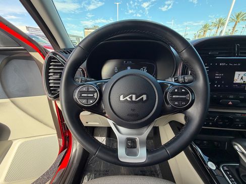 Used 2023 Kia Soul EX FWD image 19