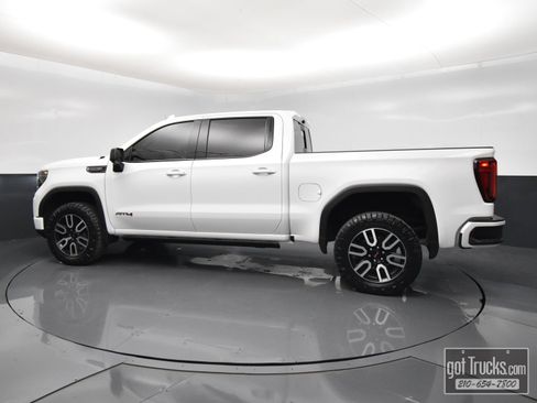 Used 2023 GMC Sierra 1500 AT4 w/ Technology Package AWD/4WD image 3