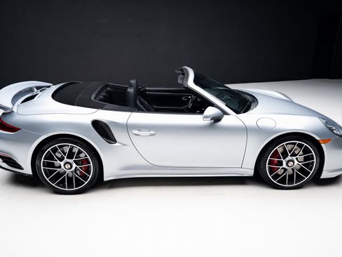 Used 2017 Porsche 911 Turbo image 38