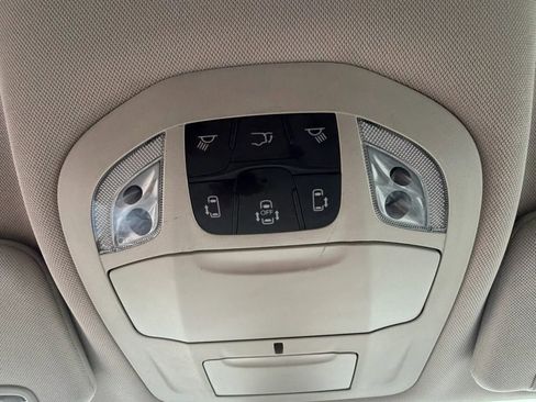 Used 2021 Chrysler Voyager Lxi image 26