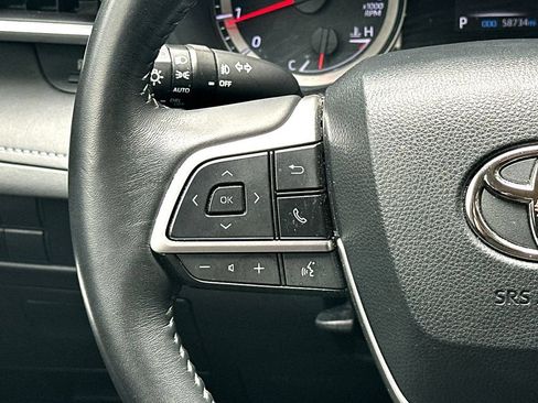 Used 2022 Toyota Highlander LE AWD/4WD image 21