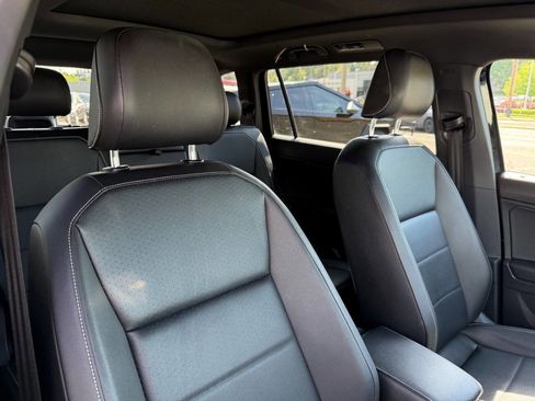 Used 2021 Volkswagen Tiguan SE R-Line FWD image 17