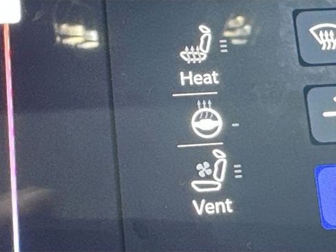 Used 2023 Jeep Grand Cherokee Overland image 19