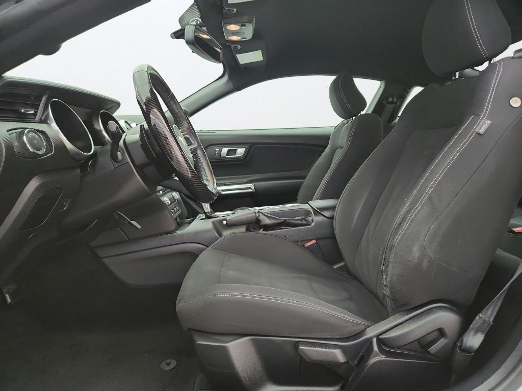Used 2018 Ford Mustang Coupe RWD image 11