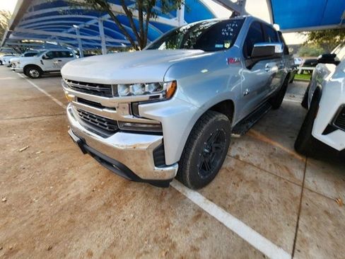 Used 2019 Chevrolet Silverado 1500 LT w/ Texas Edition image 3