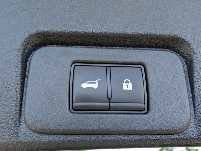 Used 2025 Nissan Rogue SL AWD/4WD image 11