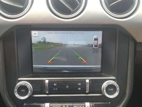 Used 2019 Ford Mustang Premium RWD image 33