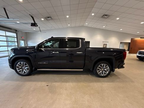 Used 2023 GMC Sierra 1500 Denali w/ Denali Reserve Package AWD/4WD image 4