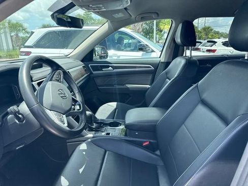 Used 2023 Volkswagen Atlas SE w/ Black Wheel Package FWD image 15
