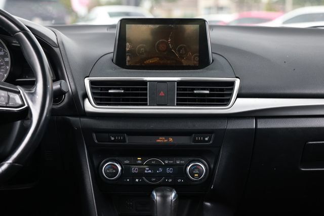 Used 2017 MAZDA MAZDA3 Touring FWD image 39