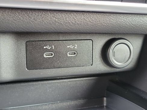 Used 2025 Nissan Rogue SV FWD image 19