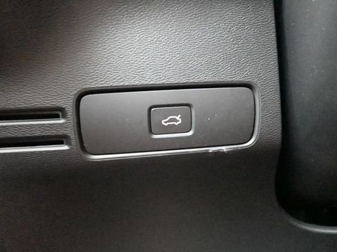 New 2026 Volvo XC40 B5 Plus w/ Climate Package AWD/4WD image 27