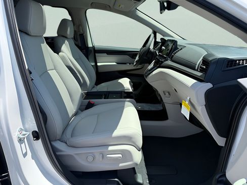 New 2026 Honda Odyssey EX-L image 14
