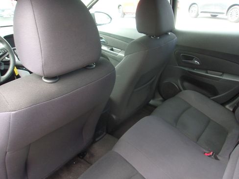 Used 2016 Chevrolet Cruze LT image 13