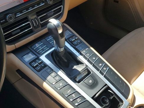 Used 2021 Porsche Macan AWD/4WD image 30