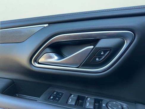 Used 2023 Chevrolet Suburban RST image 11